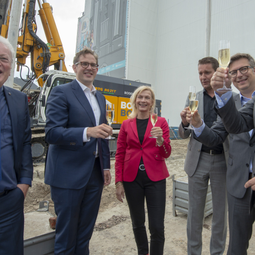 Groningen start bouw WestCord hotel met wethouder Paul de Rook 10.jpg